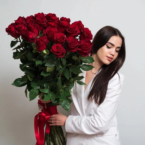 Роскошный букет «Эксплорер» – 25 красных роз для самых важных моментов Бокситогорск Ленинградская область Роскошный букет «Эксплорер» – 25 красных роз для самых важных моментов Бокситогорск Ленинградская область