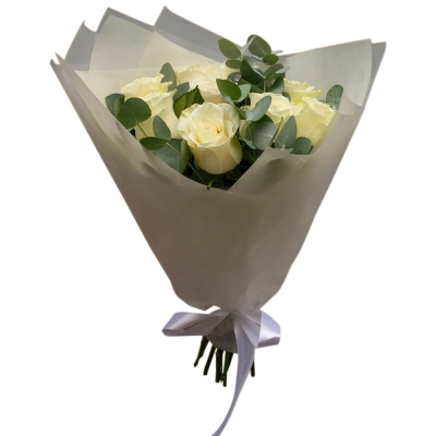 Элегантный букет из 9 белых роз с эвкалиптом – воплощение совершенства Бокситогорск Ленинградская область Элегантный букет из 9 белых роз с эвкалиптом – воплощение совершенства Бокситогорск Ленинградская область