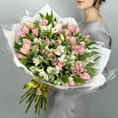 Букет «Гармония» – нежное сочетание белых и розовых альстромерий Бокситогорск Ленинградская область Букет «Гармония» – нежное сочетание белых и розовых альстромерий Бокситогорск Ленинградская область