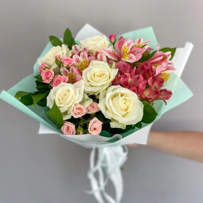 Букет «Николь» – изысканное сочетание роз, кустовых роз и альстромерий Бокситогорск Ленинградская область Букет «Николь» – изысканное сочетание роз, кустовых роз и альстромерий Бокситогорск Ленинградская область